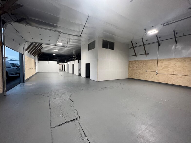 2990 Portland Rd NE, Salem, OR for lease - Building Photo - Image 3 of 13