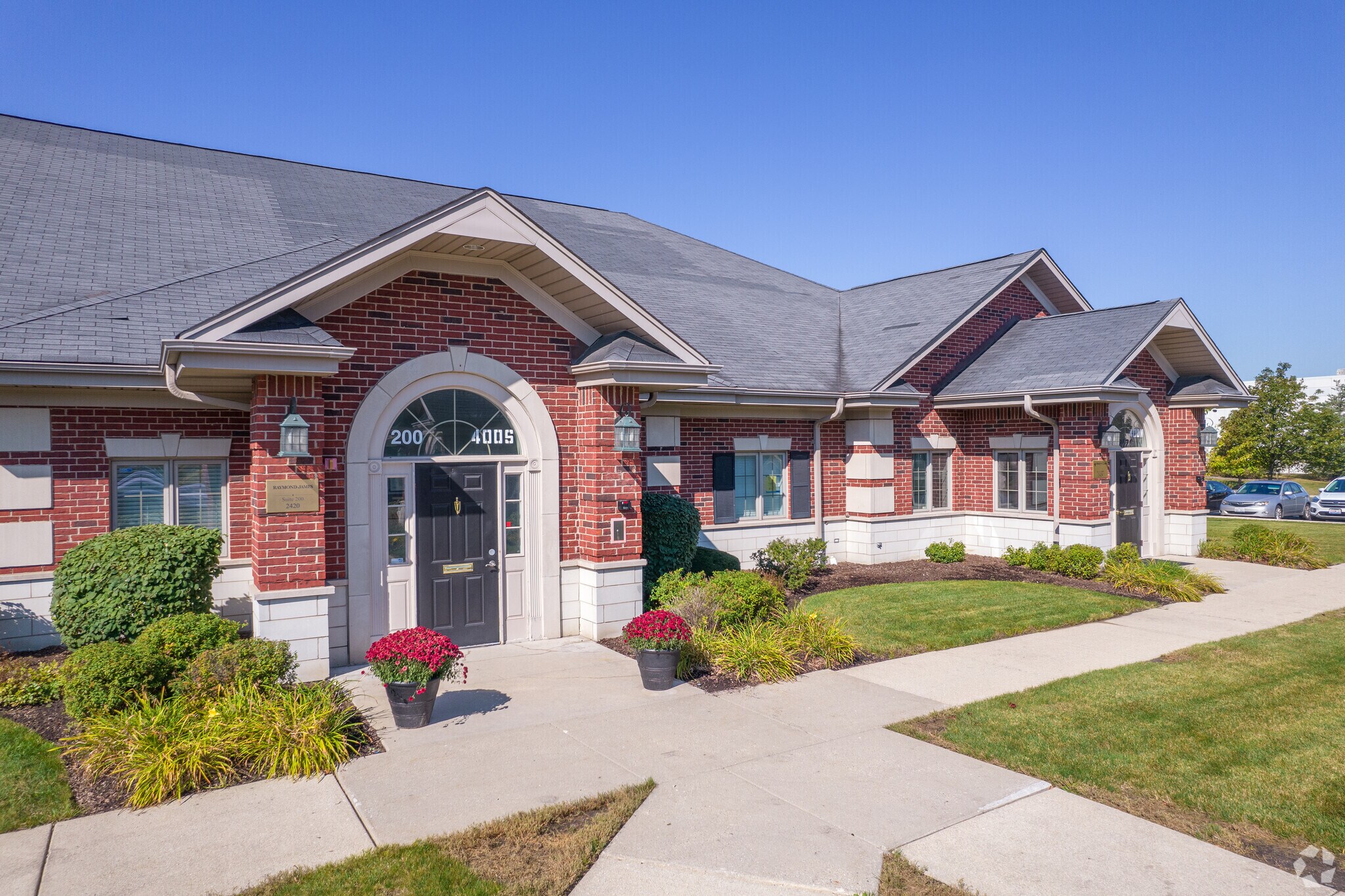 2420 Ravine Way, Glenview, IL for sale Primary Photo- Image 1 of 1