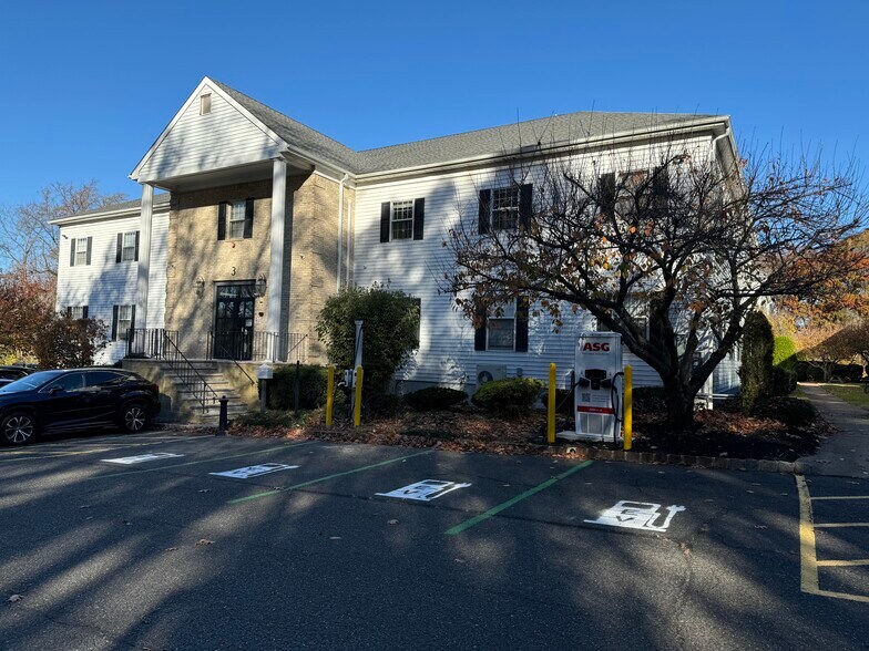 670 N Beers St, Holmdel, NJ for sale - Building Photo - Image 1 of 14