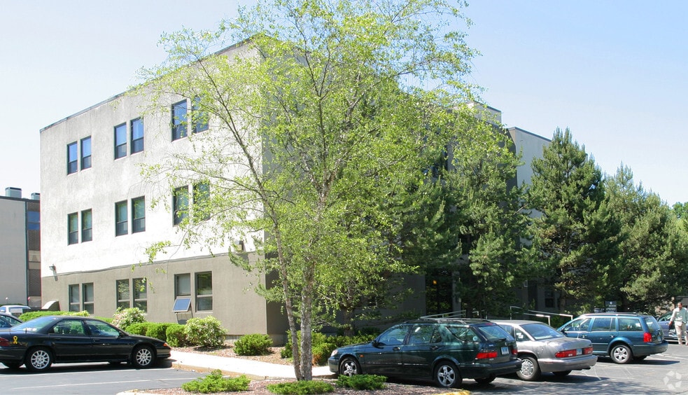 491 Gold Star Hwy, Groton, CT for lease - Building Photo - Image 2 of 7