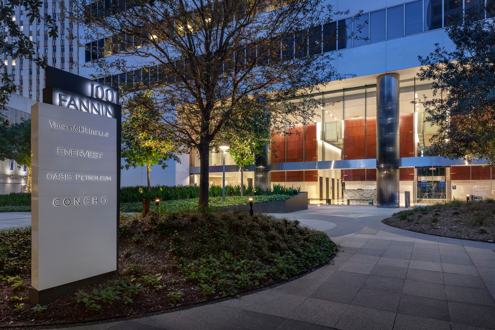 1001 Fannin St, Houston, TX for lease Building Photo- Image 1 of 24