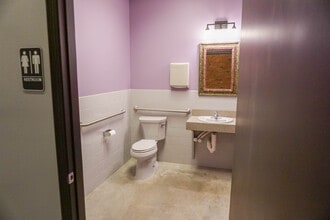 535 W Douglas Ave, Wichita, KS for lease Building Photo- Image 2 of 6