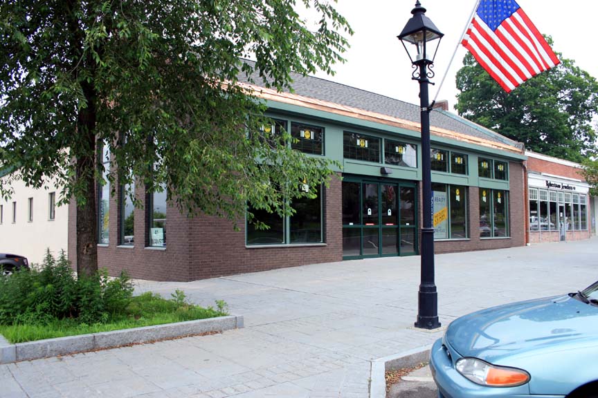 41 main st new milford ct 06776 storefront property for lease dominos milford ct