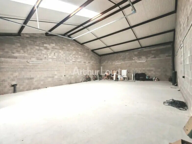Industrial in Reims for lease - Building Photo - Image 3 of 4