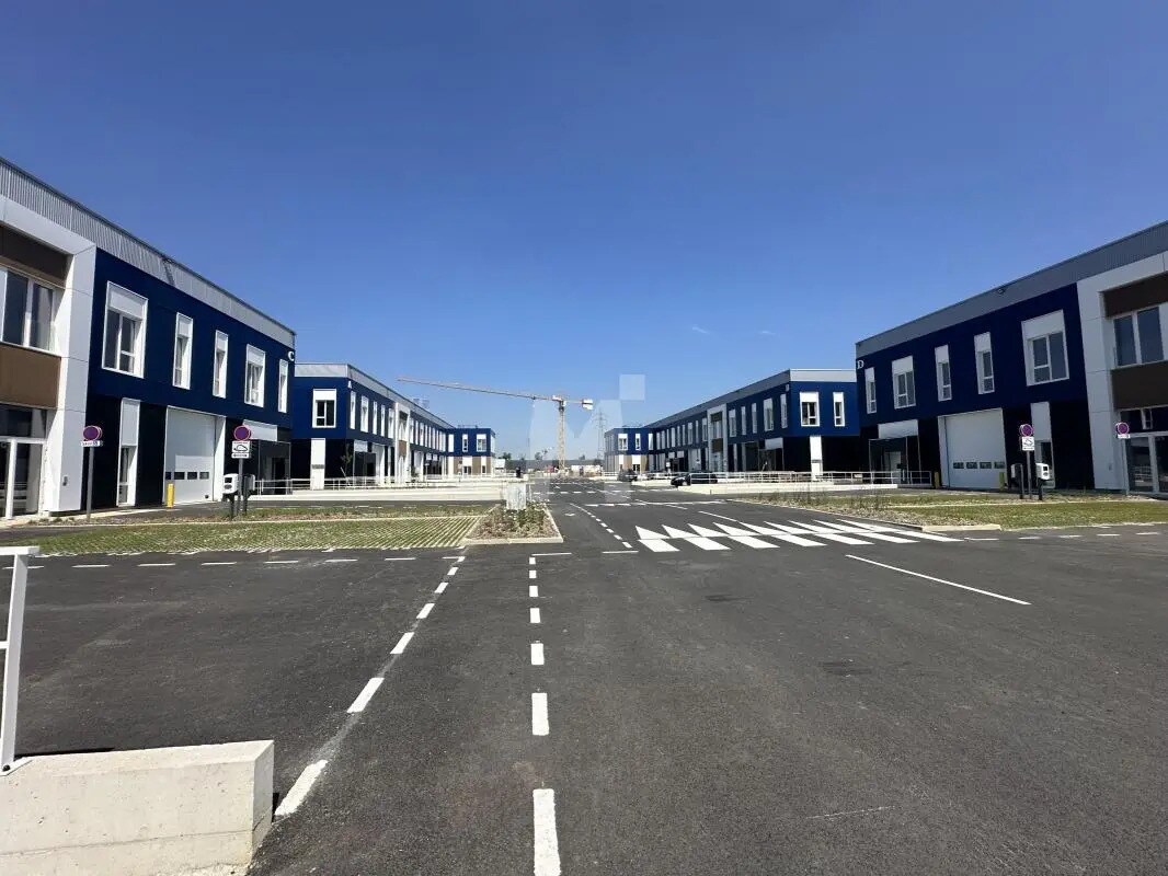 Office in Moissy-Cramayel for lease Building Photo- Image 1 of 18