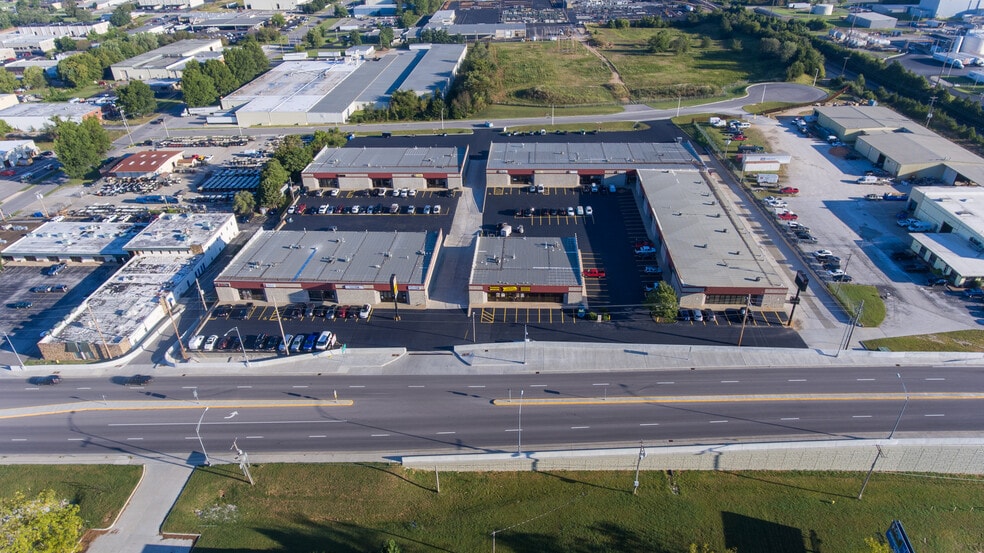 3045 E Chestnut Expy, Springfield, MO for sale - Building Photo - Image 1 of 1