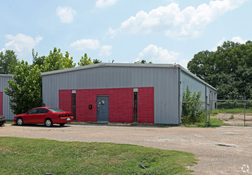 32 Cooper Rd, Houston, TX for lease - Primary Photo - Image 1 of 2