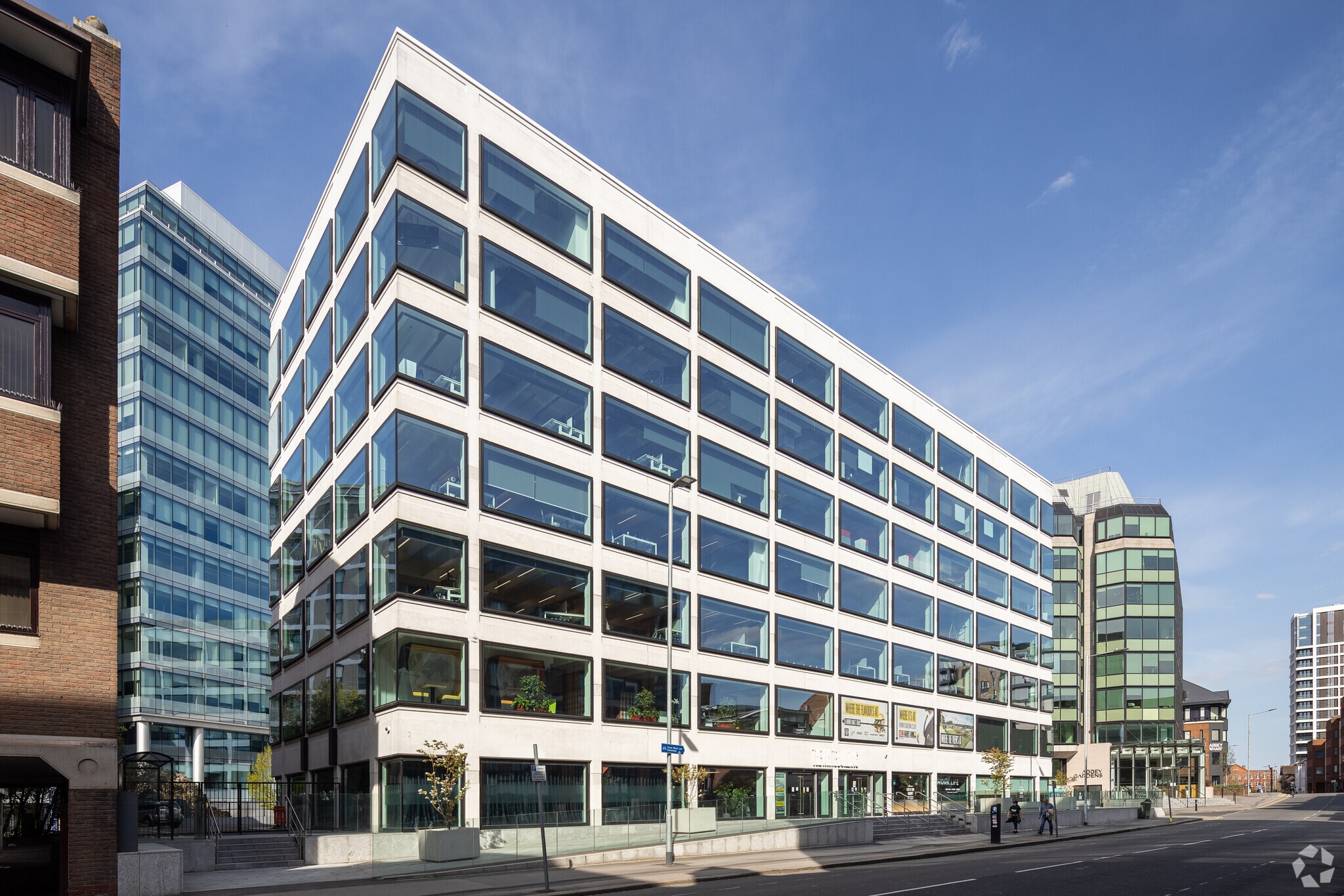 33 Kings Rd, Reading for lease Primary Photo- Image 1 of 37