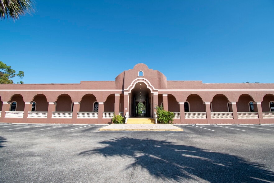 2484 Caring Way, Port Charlotte, FL for lease - Building Photo - Image 1 of 10