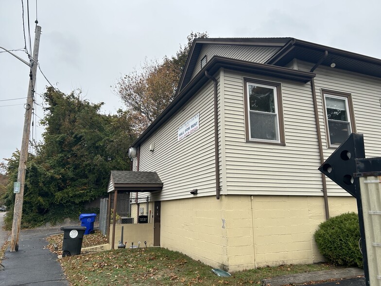 3 Viola Ave, Riverside, RI for sale - Building Photo - Image 2 of 12