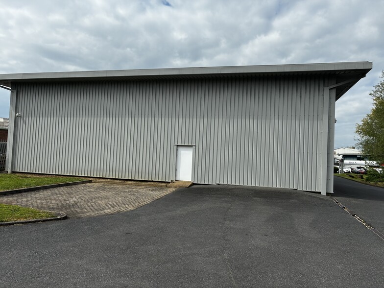Shires Rd, Brackley for sale - Building Photo - Image 2 of 6