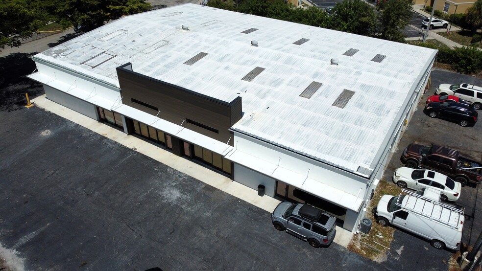 170 10th St N, Naples, FL for lease - Building Photo - Image 3 of 17