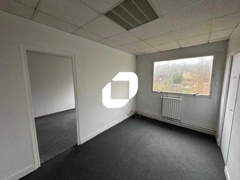 Office in Eaubonne for lease - Interior Photo - Image 3 of 10