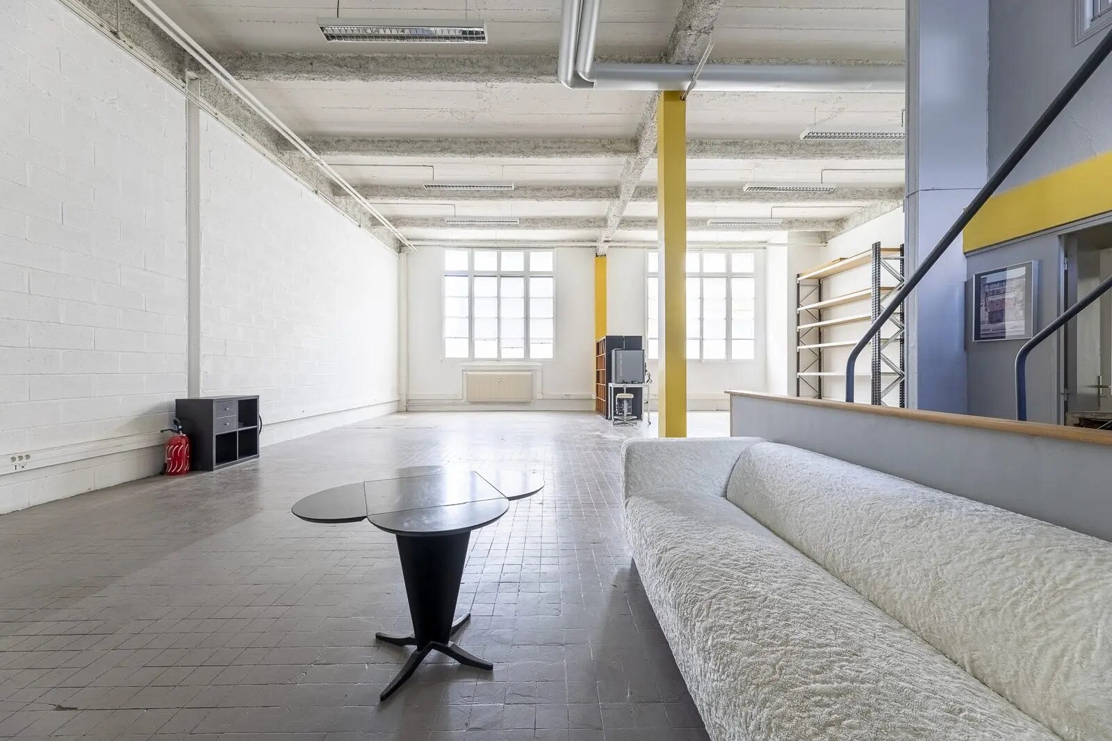 Office in Montreuil for sale Building Photo- Image 1 of 11