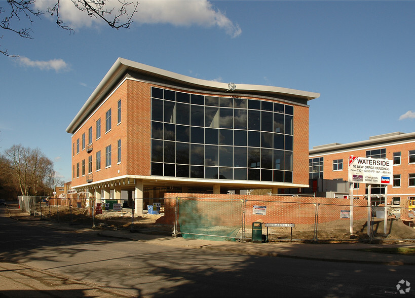 Station Rd, Harpenden for lease - Primary Photo - Image 1 of 9