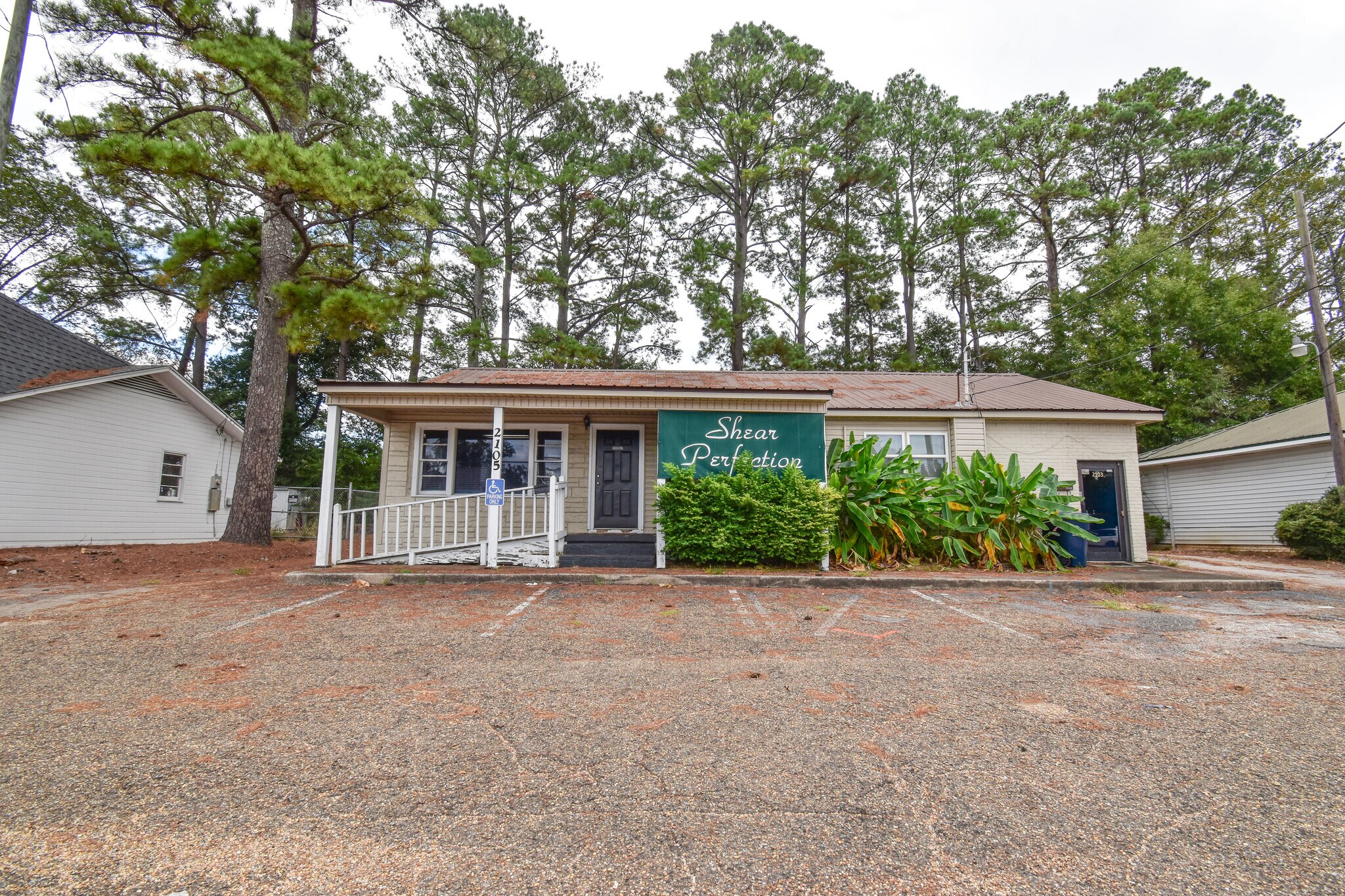 2105 Lurleen B Wallace Blvd, Northport, AL for sale Primary Photo- Image 1 of 6