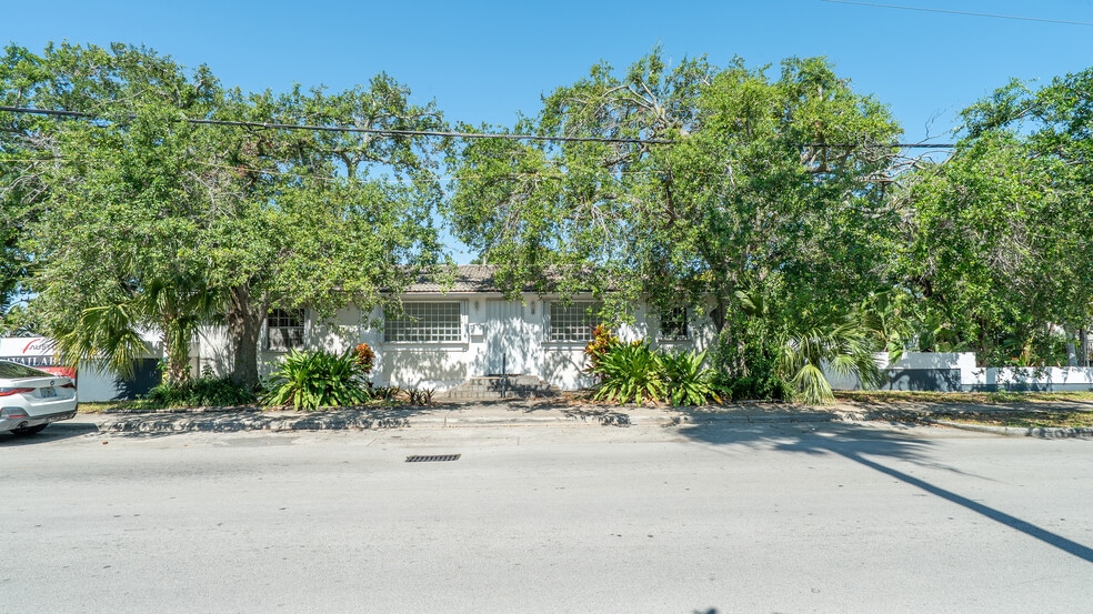 12540 NE 8th Ave, Miami, FL for lease - Building Photo - Image 2 of 17