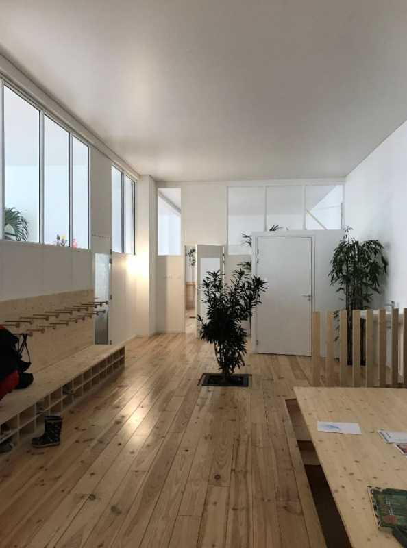 Office in Paris for lease Interior Photo- Image 1 of 4