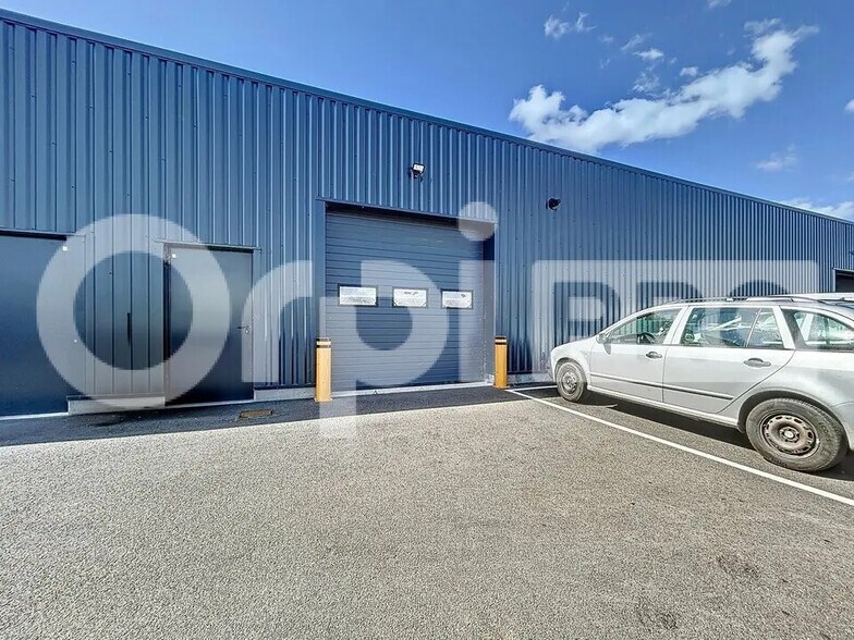 Retail in Bresles for lease - Building Photo - Image 2 of 2