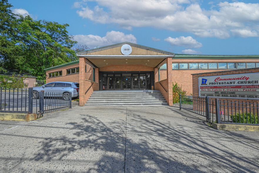 1659 E Gun Hill Rd, Bronx, NY for sale - Building Photo - Image 1 of 1