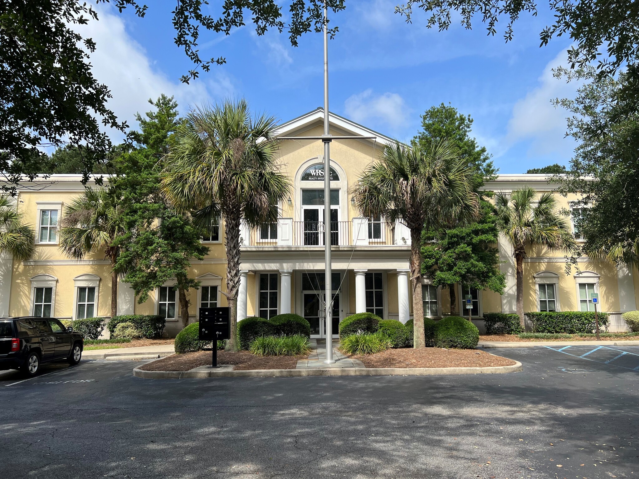 550 Long Point Rd, Mount Pleasant, SC for lease Building Photo- Image 1 of 14