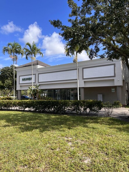 4895 Windward Passage Dr, Boynton Beach, FL for lease - Building Photo - Image 2 of 12