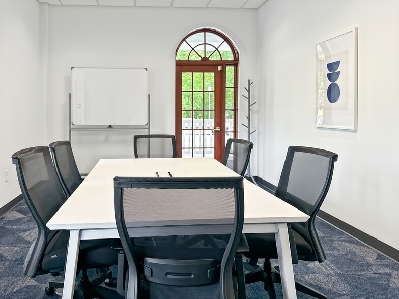 106 York Way, Bermuda Run, NC for lease - Interior Photo - Image 3 of 15