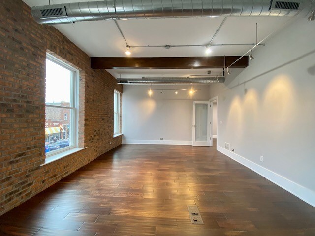 34 S Washington St, Hinsdale, IL for lease Interior Photo- Image 1 of 8