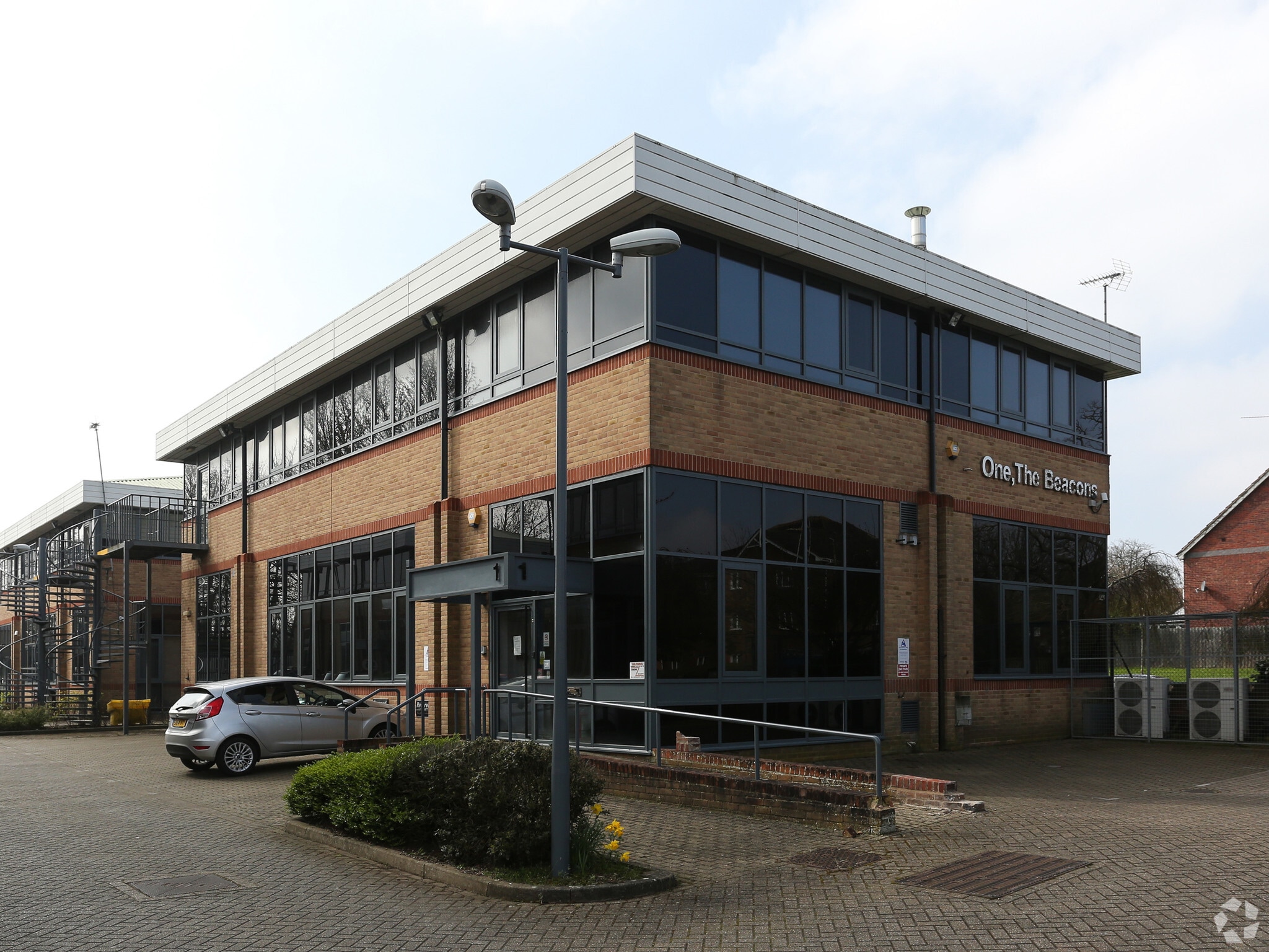 Beaconsfield Rd, Hatfield for sale Primary Photo- Image 1 of 1