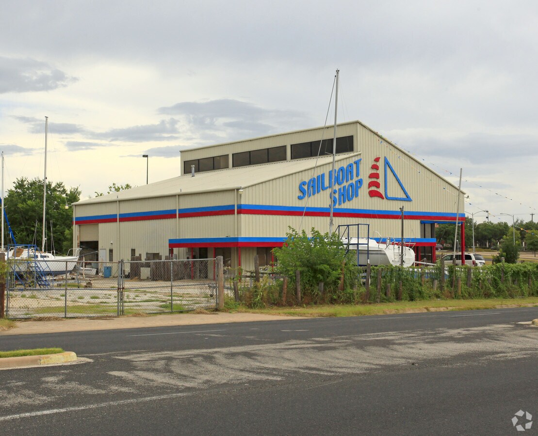 604 E Highland Mall Blvd, Austin, TX 78752