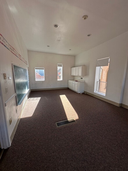 433 Franklin St, Buffalo, NY for lease - Building Photo - Image 3 of 9