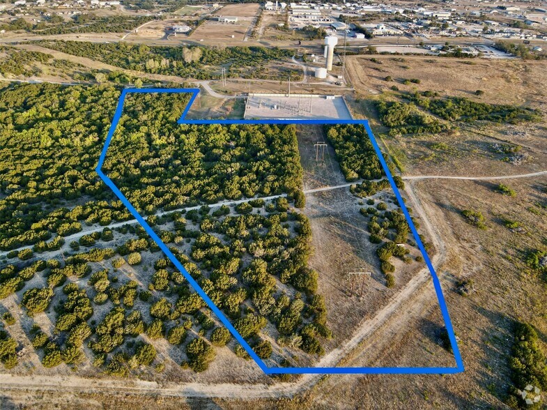 463 Fall Creek Hwy, Granbury, TX for sale - Primary Photo - Image 1 of 3