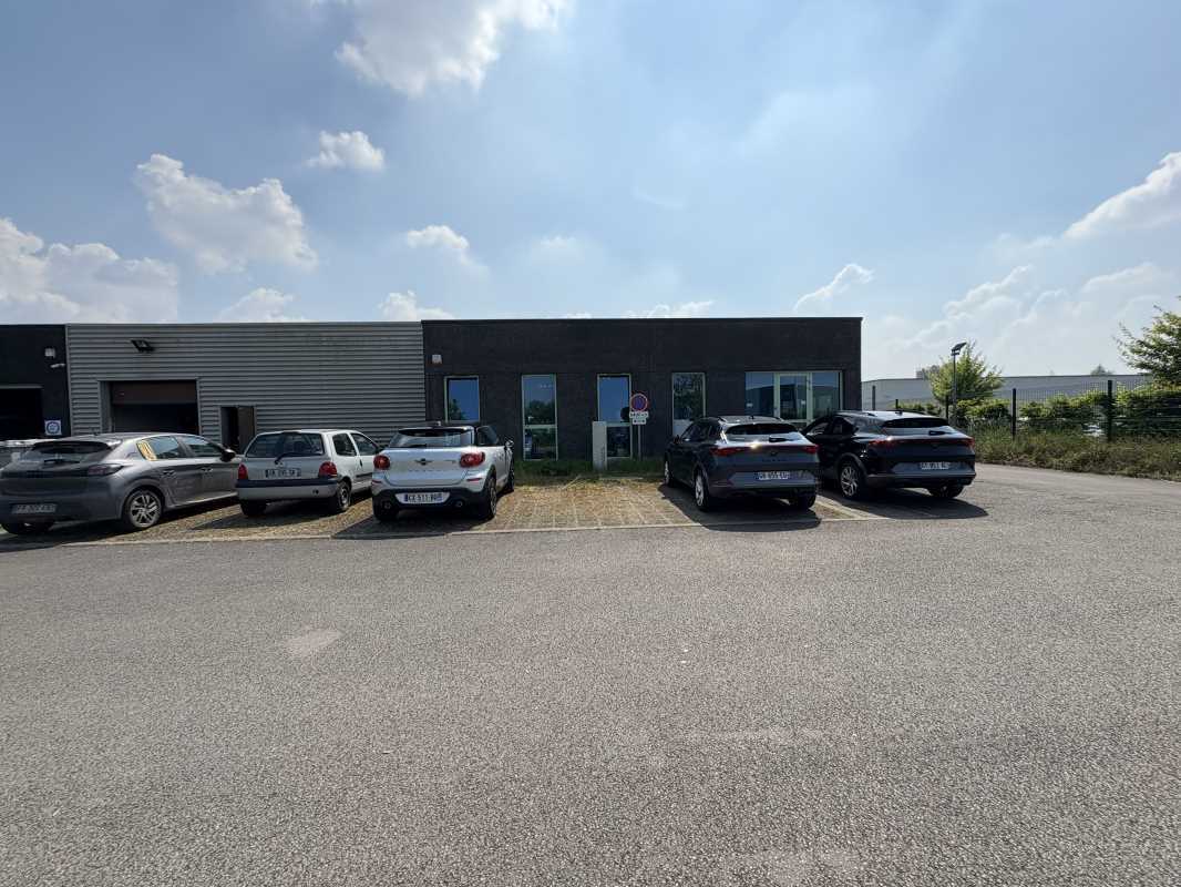 Flex in Comines for lease Building Photo- Image 1 of 6