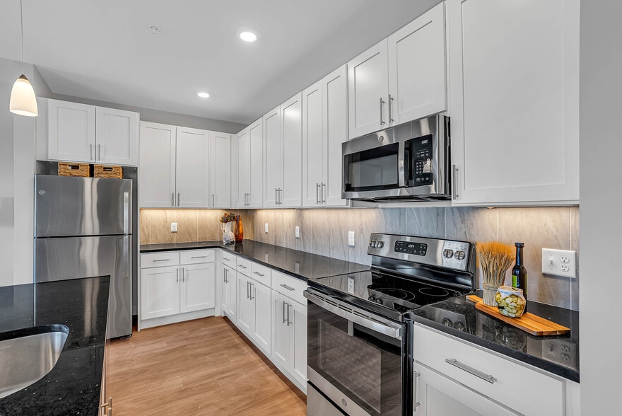 2003 Morris Ave, Union Township, NJ for sale - Interior Photo - Image 3 of 28