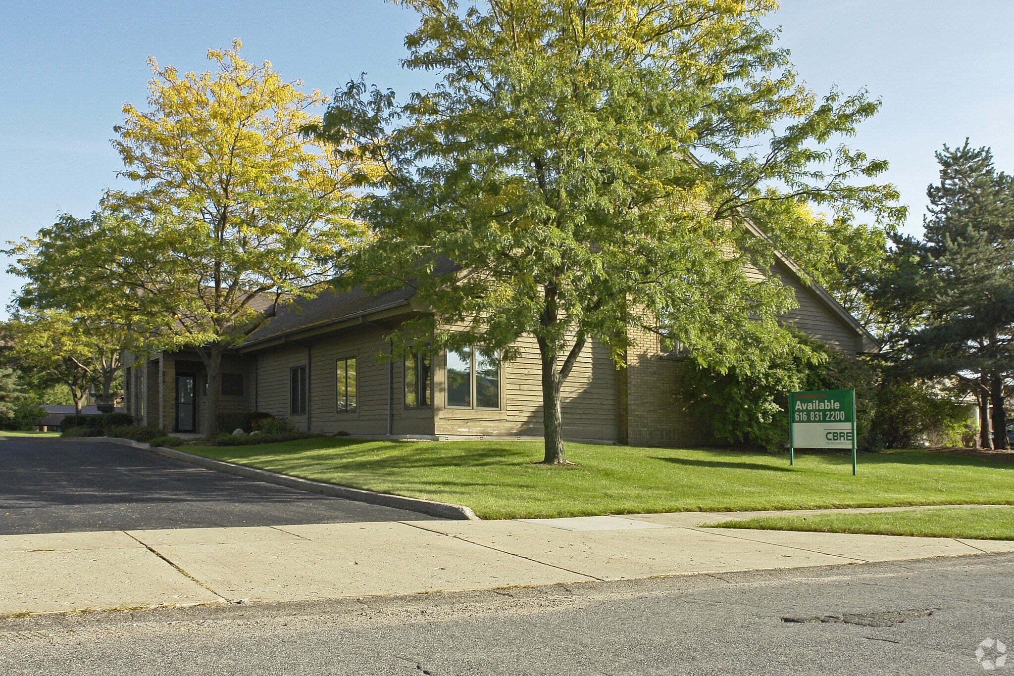 4650 N Breton Ct SE, Grand Rapids, MI for sale Primary Photo- Image 1 of 1