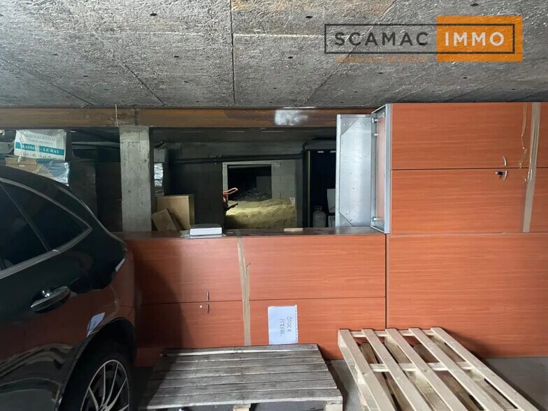 Industrial in Linas for lease - Building Photo - Image 3 of 7