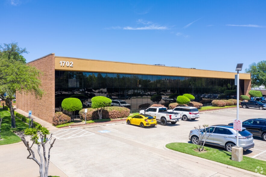 1702 N Collins Blvd, Richardson, TX for lease - Building Photo - Image 3 of 23