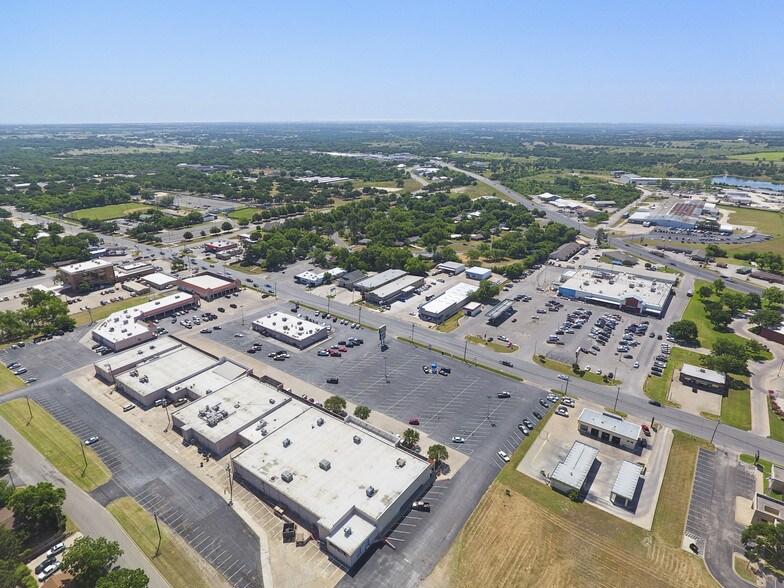 21092133 W Washington St, Stephenville, TX, 76401 Retail Space For Lease