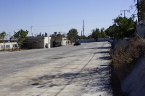 9740 Telfair Ave, Pacoima, CA for lease - Building Photo - Image 2 of 6