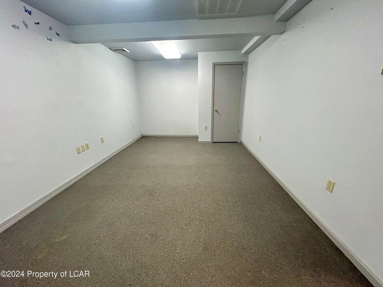 486 S Mountain Blvd, Mountain Top, PA for lease - Interior Photo - Image 2 of 6