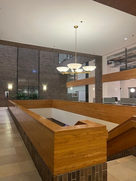 280 N Old Woodward Ave, Birmingham, MI for lease - Interior Photo - Image 3 of 7