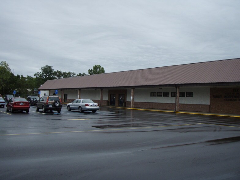 322-326 E Stockbridge Ave, Kalamazoo, MI for sale - Building Photo - Image 1 of 1