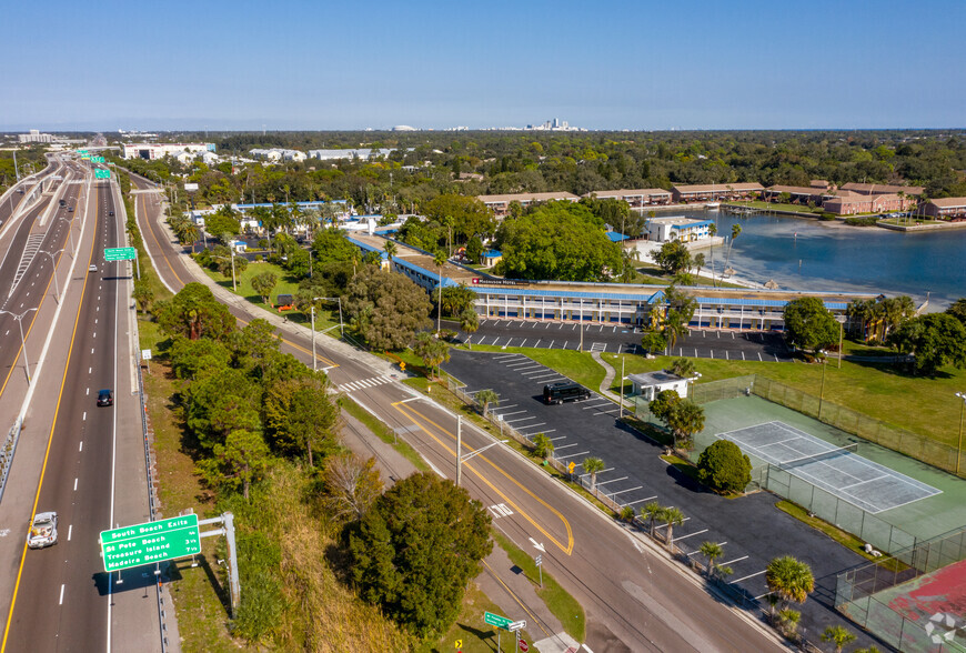 6800 Sunshine Skyway Ln S, Saint Petersburg, FL for lease - Aerial - Image 3 of 7