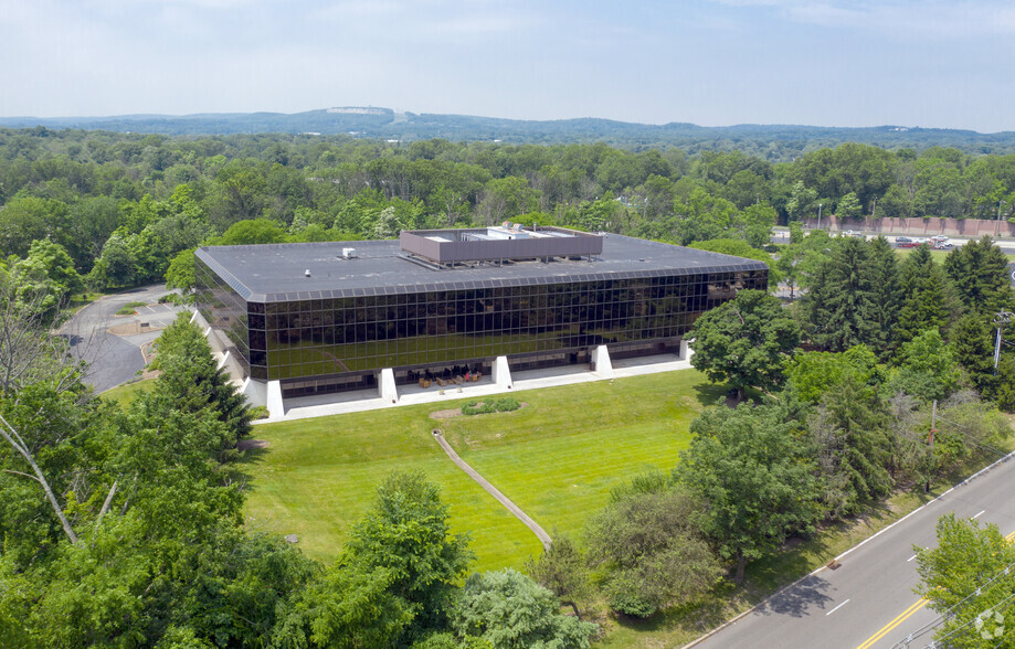 600 Parsippany Rd, Parsippany, NJ for lease - Building Photo - Image 3 of 4