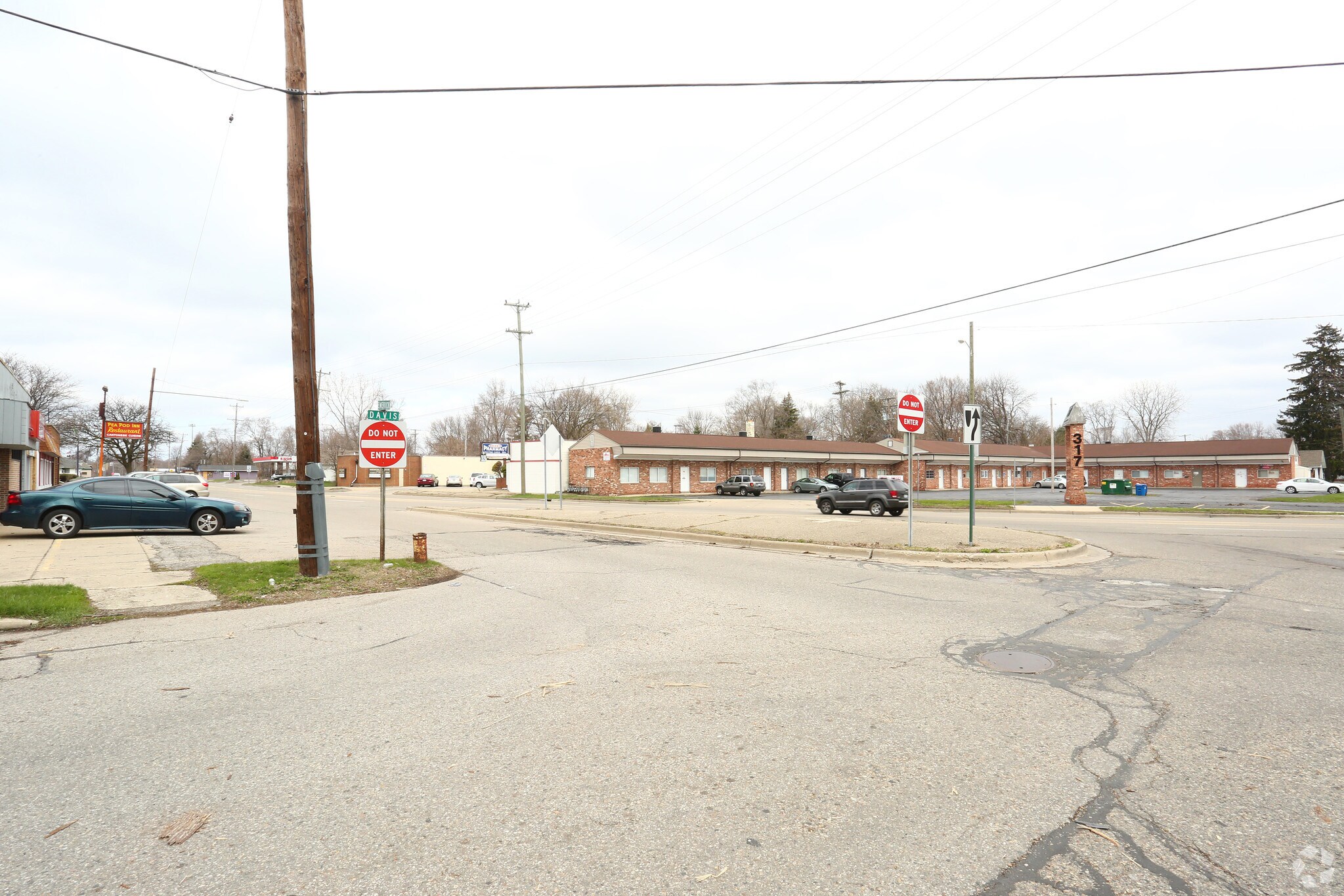 317 Ecorse Rd, Ypsilanti, MI 48198 Ypsilanti Town Center