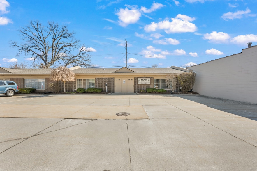 28018-28050 Harper Ave, Saint Clair Shores, MI for sale - Primary Photo - Image 1 of 12