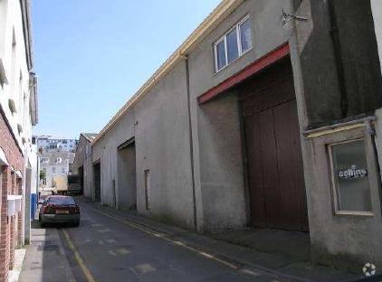 Le Breton Ln, Jersey for lease - Building Photo - Image 1 of 2