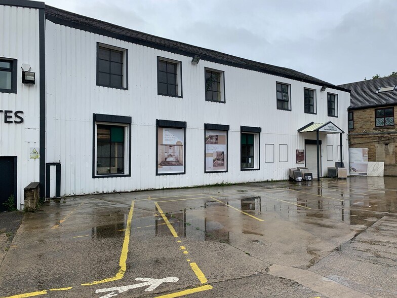 415 Bradford Rd, Batley, WF17 5LY