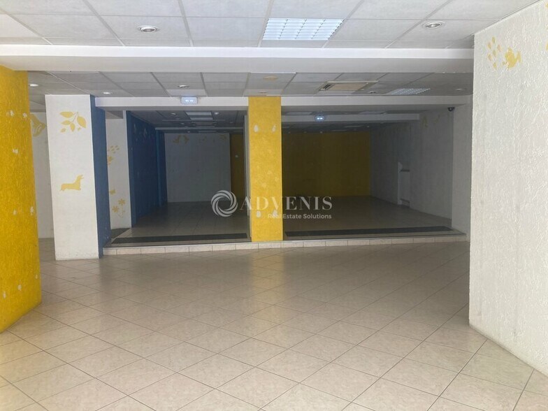 Industrial in Vendôme for lease - Interior Photo - Image 2 of 5