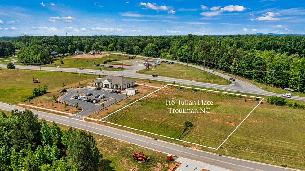 165 Julian Pl, Troutman, NC for sale - Aerial - Image 1 of 1